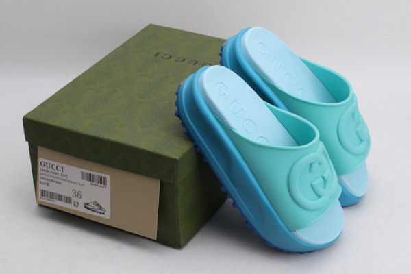 G*u*i slide with interlocking g