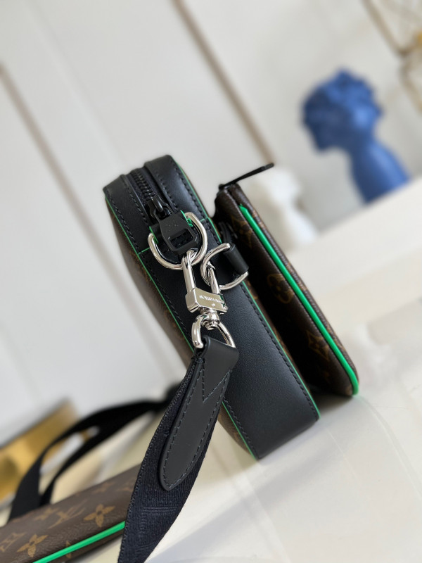 l0*is V*t0n trio messenger