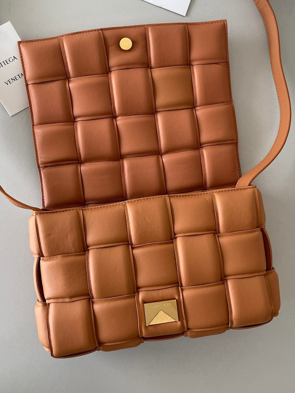 bo*te*ga Ve*ne*ta cassette