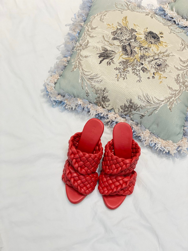 bo*te*ga Ve*ne*ta curve