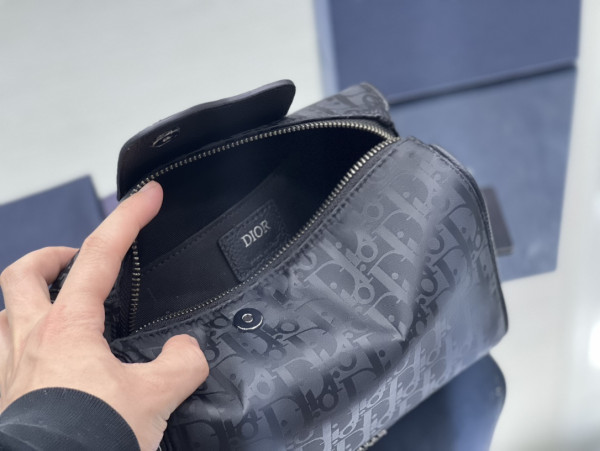 DIRO LINGOT TOILETRY BAG