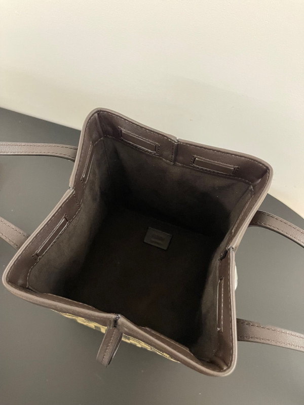 F**di origami-15*18.5*15cm