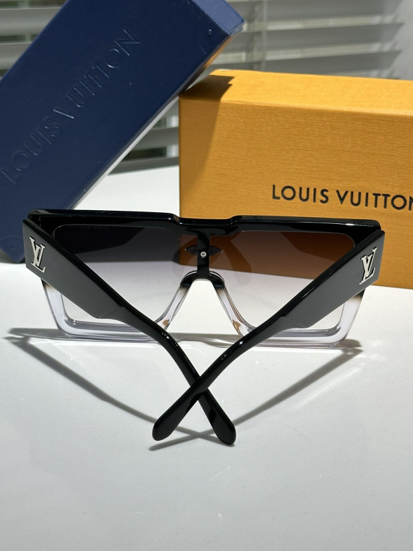 louvis V*t0n sunglasses