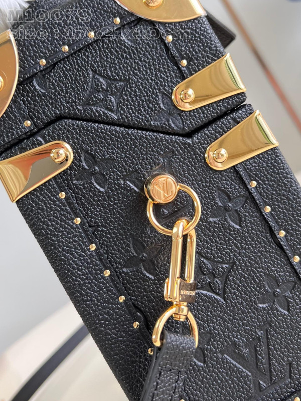 l0*is V*t0n camera box monogram canvas