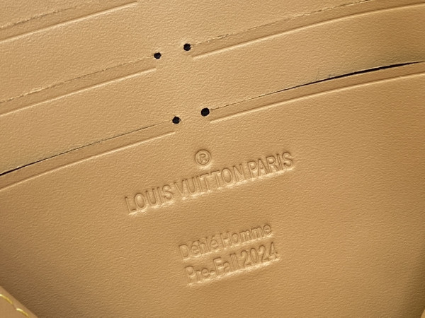 l0*is V*t0n pochette voyage-27*21*6cm