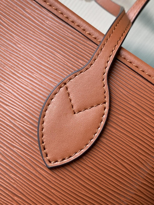 l0*is V*t0n neverfull mm-31*28*14cm