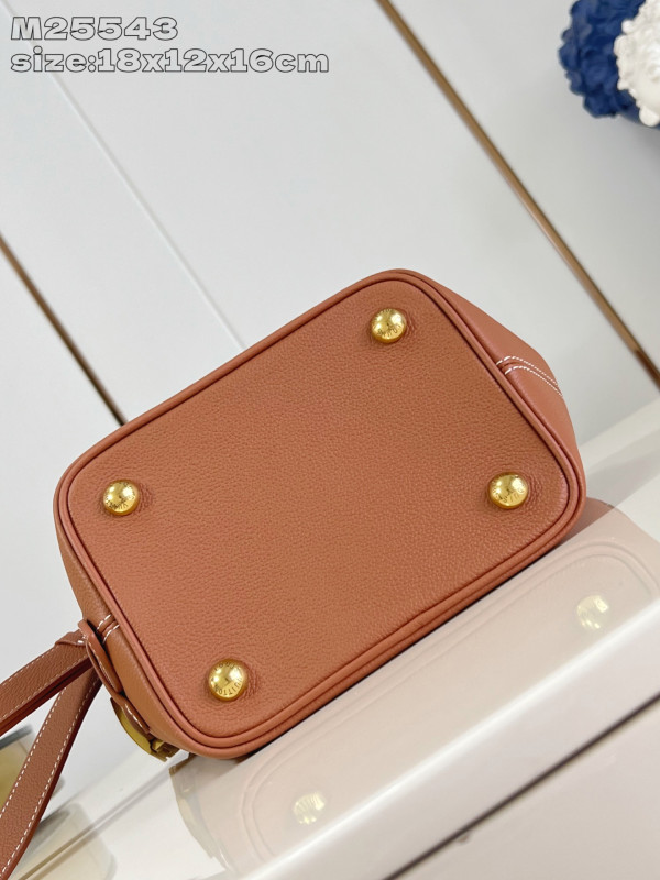 l0*is V*t0n low key all in bb